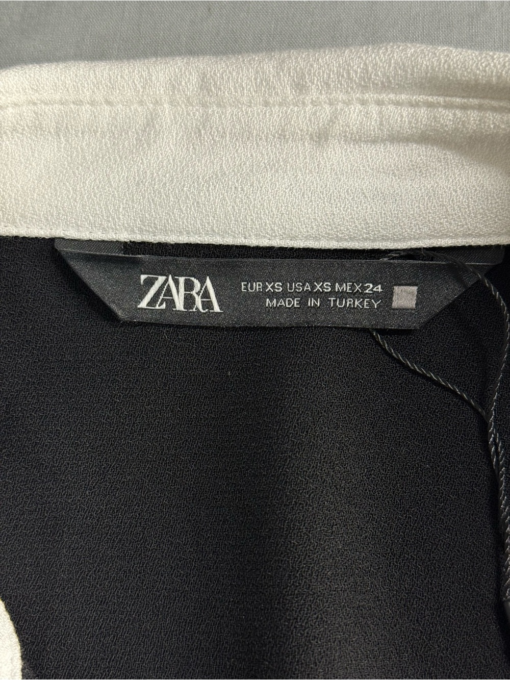 Zara Black Long-Sleeve Shirt Dress with White Collar and Cuffs - Picture 6 of 8